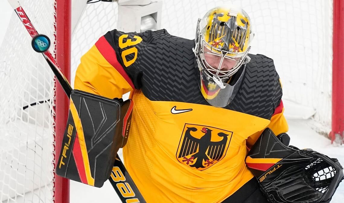 Deutschland darf für die WM in der Schweiz auf NHL-Torhüter Philipp Grubauer hoffen.