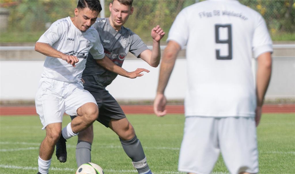 Die 08 aus Mühlacker (in Weiß) siegt auch gegen Singen. Foto: Fotomoment