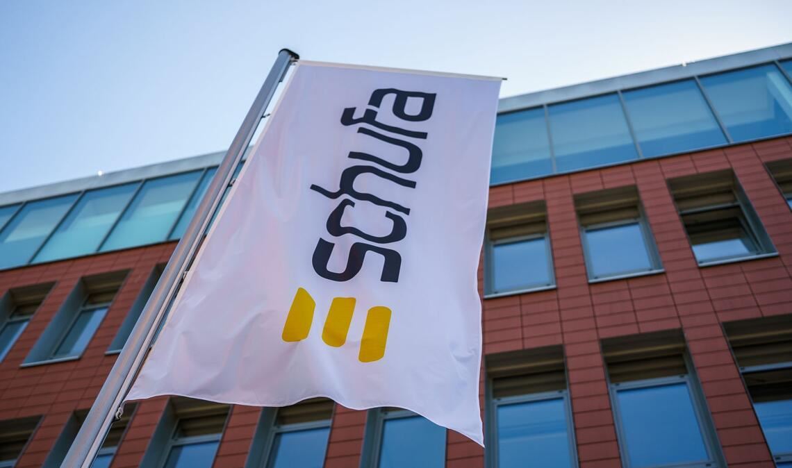 Die 1927 gegründete "Schutzgemeinschaft für allgemeine Kreditsicherung" erhält von ihren Vertragspartnern Informationen über die Eröffnung von Girokonten, die Ausgabe von Kreditkarten, den Abschluss von Leasingverträgen und Krediten. (Archivbild)