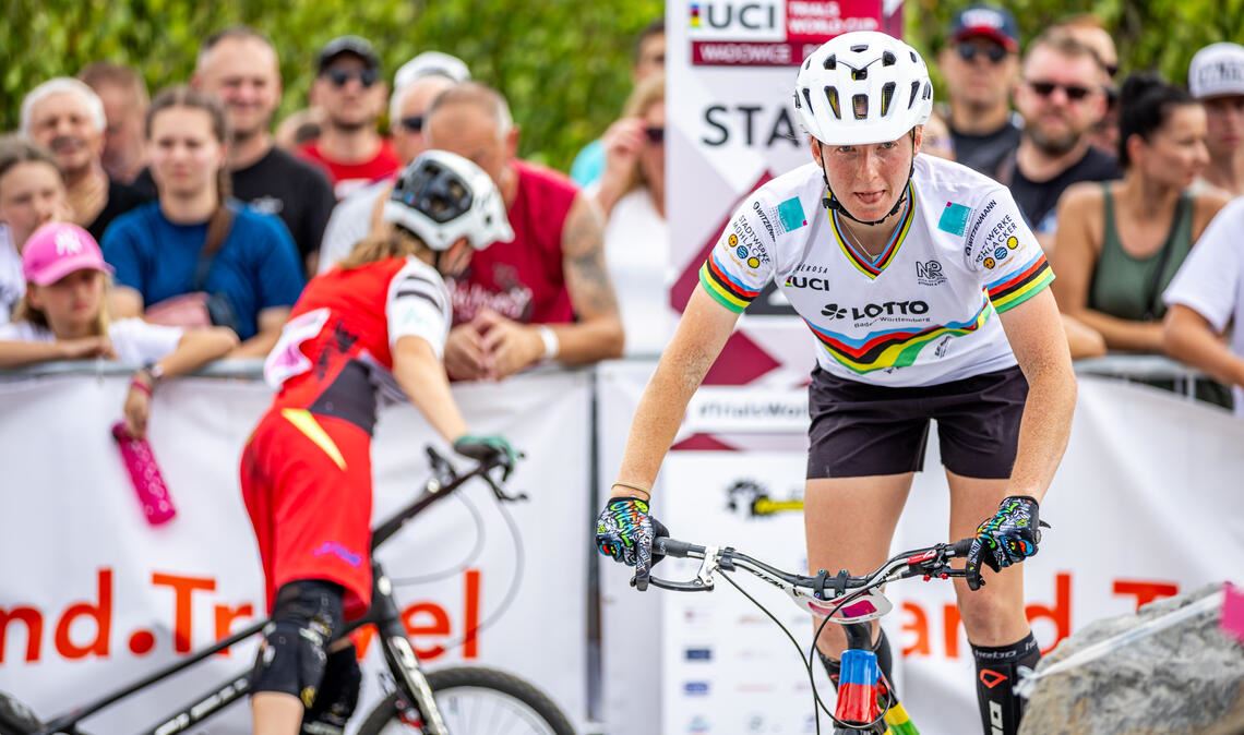 Die 25-jährige Reichenbach ist eine Motivationskünstlerin. Zum straffen Training...