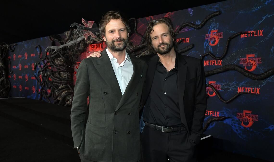 Die 41 Jahre alten Zwillingsbrüder Matt (links) und Ross Duffer sind die Schöpfer der Netflix-Kultserie "Stranger Things". (Archivbild)