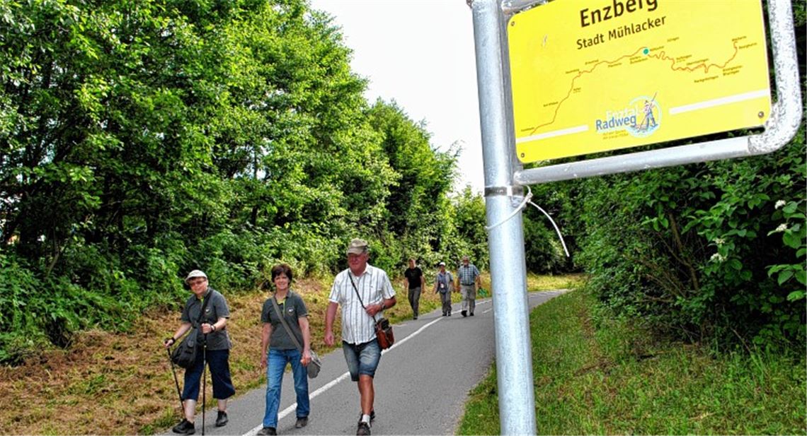 Die 42. IVV-Volkswandertage führen auf dem Enztalradweg in Ríchtung Niefern- Öschelbronn. Fotos: Stahlfeld