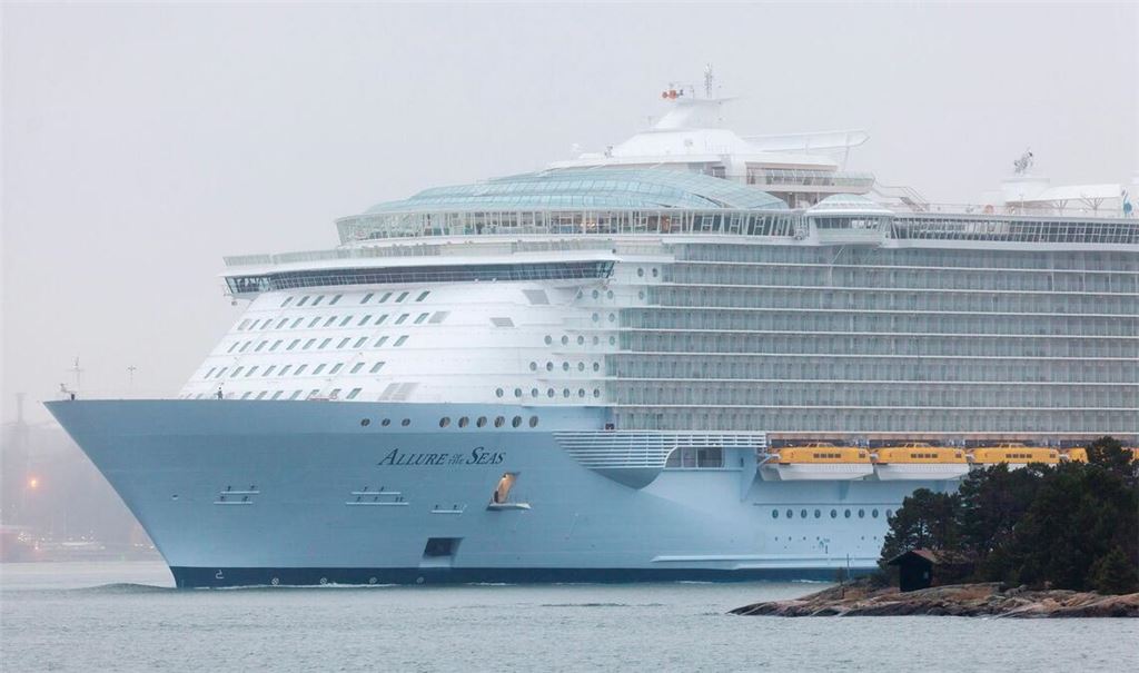 Die 66-Jährige war auf der "Allure of the Seas" der Reederei Royal Caribbean von ihrem Balkon gestürzt. (Archivbild)