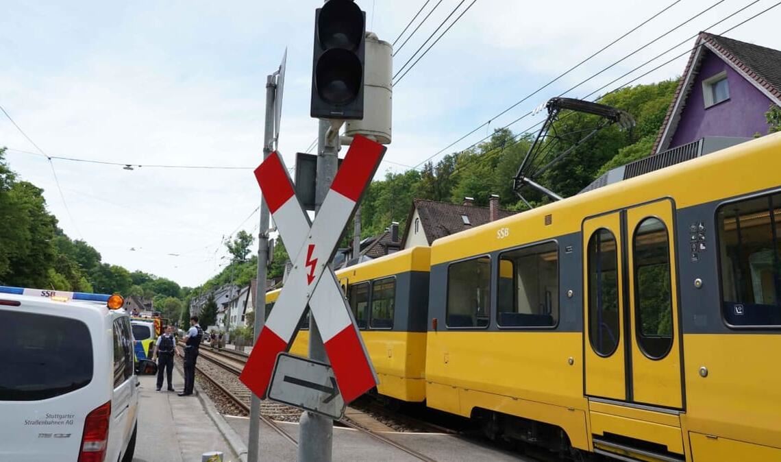 Die 91-Jährige hatte offenbar das Rotlicht einer Ampel übersehen. (Symbolbild)