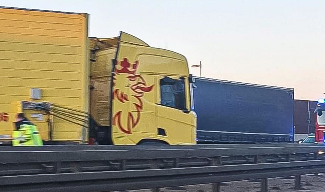 Die A8 ist blockiert. Foto: Myroshnichenko