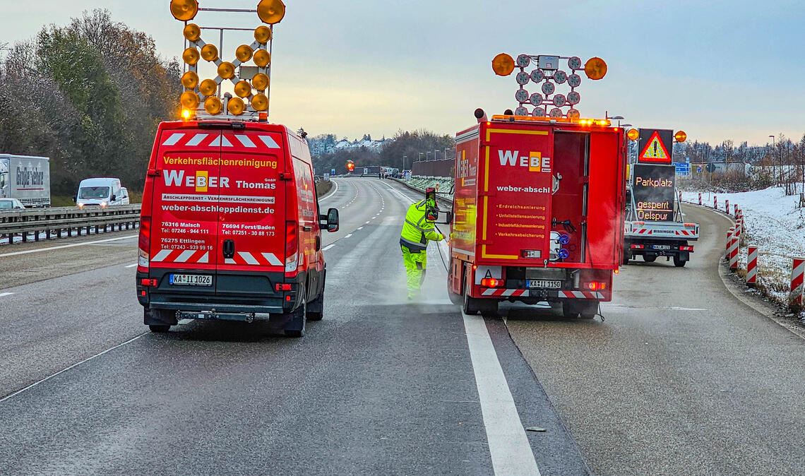 Die A8 muss aufgrund einer langen Ölspur gesperrt werden. Foto: Einsatz-Report24