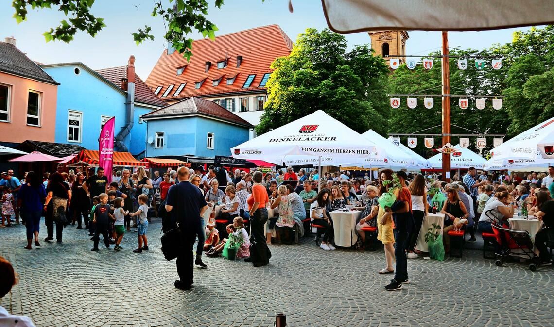 Die Abendmärkte finden in Bad Cannstatt wieder auf dem Marktplatz statt: am Freitag, 16. Juni, geht es los.
