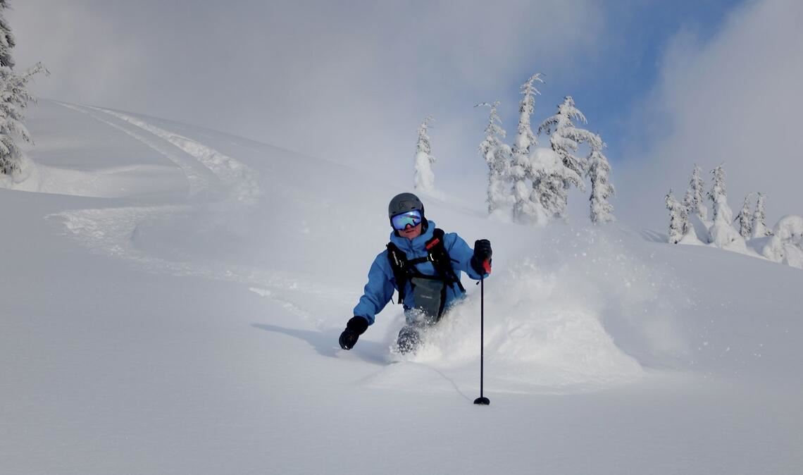 Die Abfahrt ohne Helm kann in Italien teuer werden. (Archivbild)