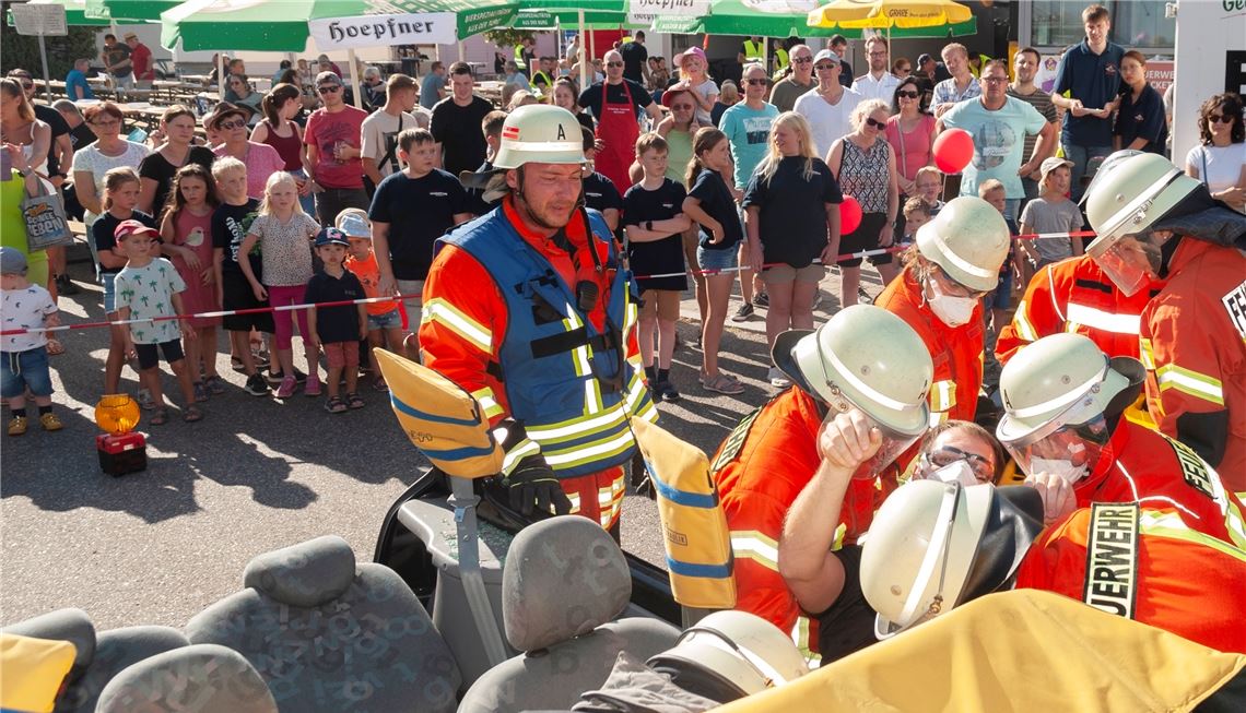 Die Abteilung Serres demonstriert bei ihrer Einsatzübung, wie professionelle Feuerwehrarbeit funktioniert. Fotos: Fotomoment