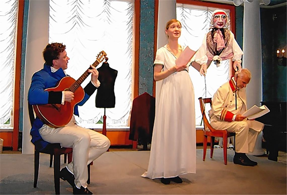 Drei Schauspieler, neun Charaktere Drei Schauspieler, neun Charaktere