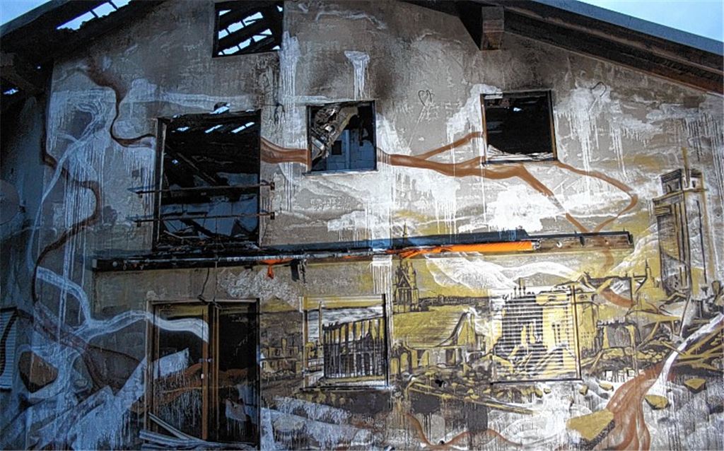 Künstler verwandeln Ruine in Mahnmal