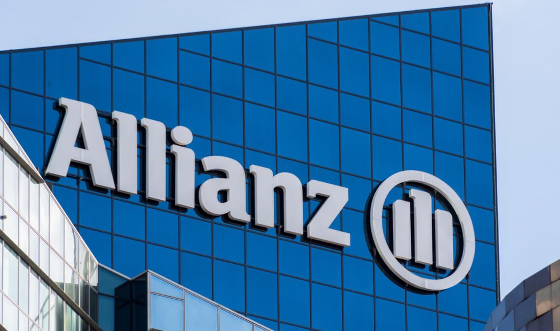 Die Allianz-Aktie fällt um 2 % auf 380 Euro. Erfahren Sie, wie KI-basierte Vertriebskanäle wie ChatGPT den Versicherungsmarkt verändern und welche Chancen und Risiken sich für die Allianz ergeben.