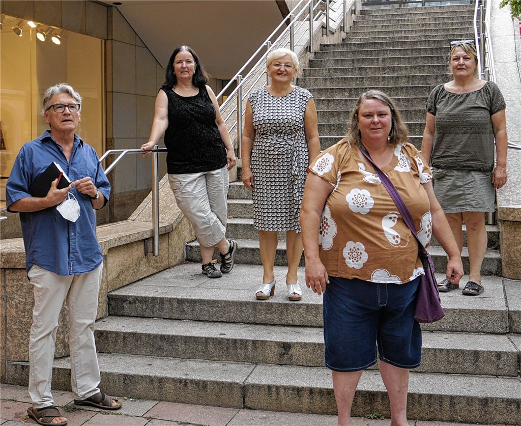 Die Ansprechpartner bei der IBB-Stelle (von links): Dr. Klaus Jaehn, Bärbel Engling, Lia Schatz, Alexandra Merkle und Regina Kiehlneker.Stadt Pforzheim