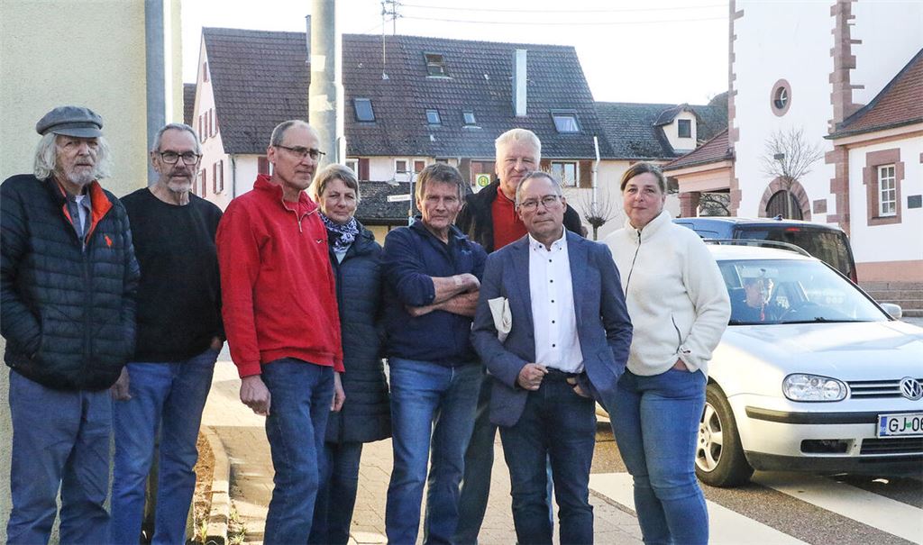 Die Anwohnerinnen und Anwohner sind unzufrieden, weil die Umsetzung der Tempo-30-Verordnung an der Hauptstraße in Pinache auf sich warten lässt. Foto: Deeg