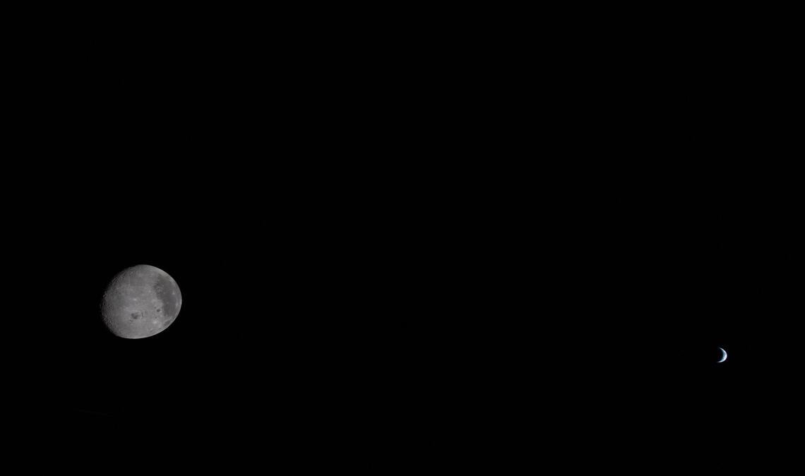 Die "Artemis 2"-Astronauten sind um den Mond herumgeflogen.