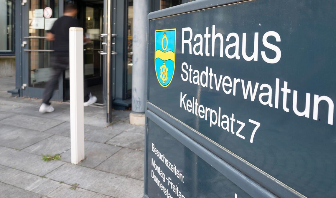 Die Ausländerbehörde der Stadtverwaltung Mühlacker ist überbelastet. Um die Fehlerquote im Amt zu senken, wird als Sofortmaßnahme eine Stelle geschaffen. Symbolfoto: Archiv 