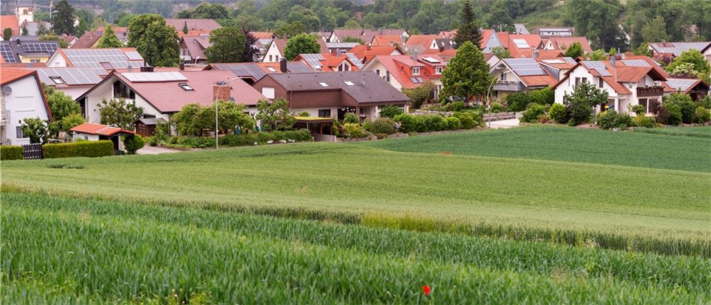 Die Ausweisung des Neubaugebiets „Bauerngewand“ in Mühlhausen stößt nicht nur auf Befürworter, sondern auch auf Kritiker. Foto: Fotomoment