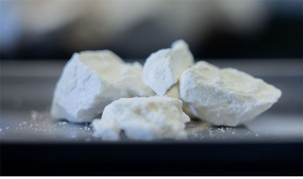 Die Autobahnpolizisten entdeckten bei der Frau jede Menge Drogen. (Symbolbild)