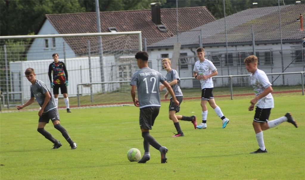 Die B-Jugend aus Zaisersweiher im Einlagespiel gegen den VfB Bretten. Foto: Gießler