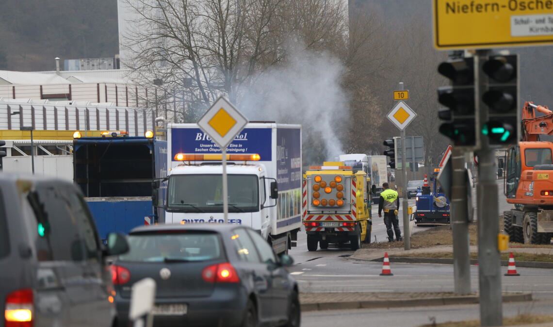 Die B10 wird am nächsten Wochenende nachts gesperrt. Foto: Archiv 