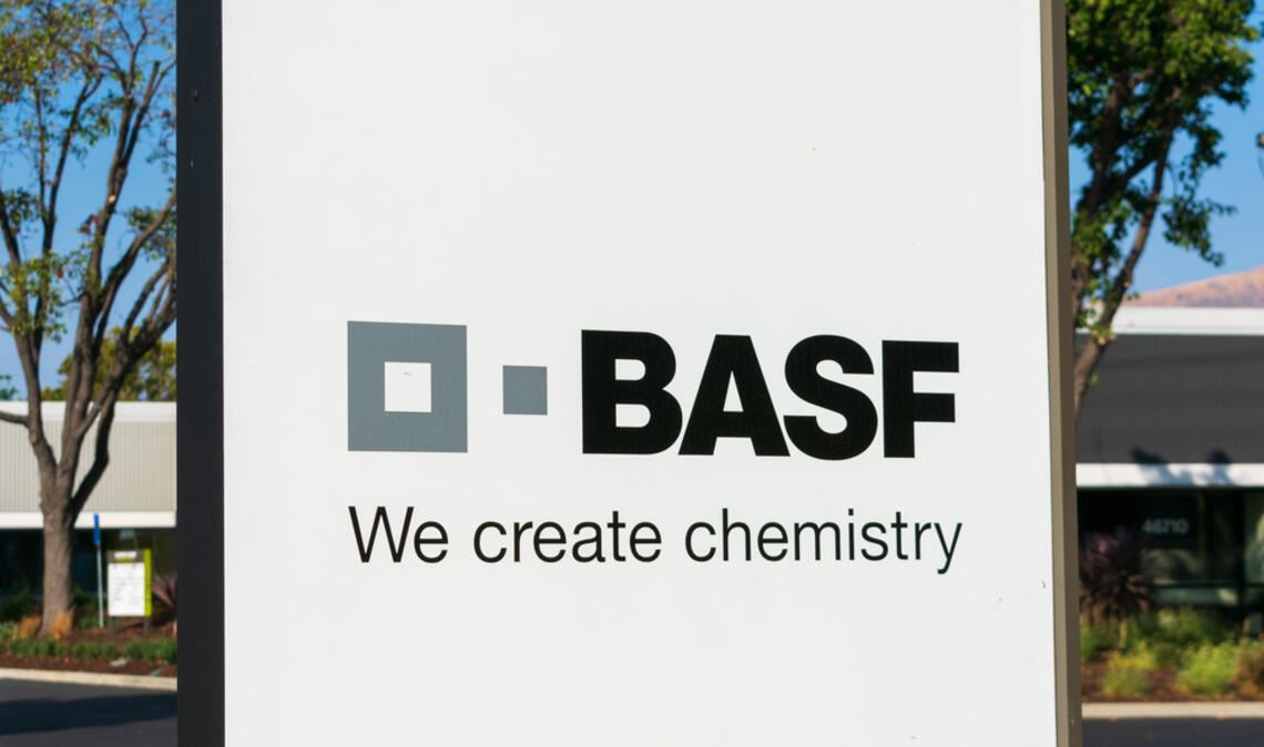 Die BASF-Aktie steigt um 7 %. Erfahren Sie, warum die Chemiebranche von politischen Entscheidungen und stabilen Energiepreisen profitiert.