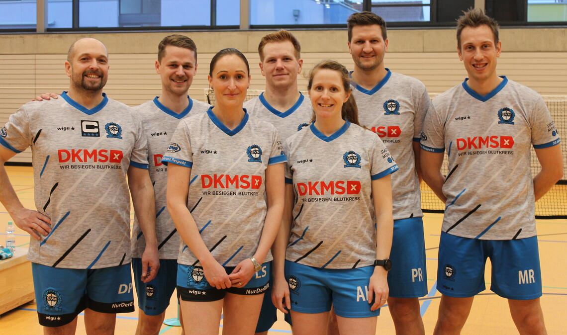 Die BVM-Stammbesetzung mit Damir Prša, Alexander Häcker, Luisa Schypulla, Matthias Kroll, Aline Häcker, Patrick Rost und Manuel Rathgeber (v.li.) bleibt Tabellenführer. Foto: privat