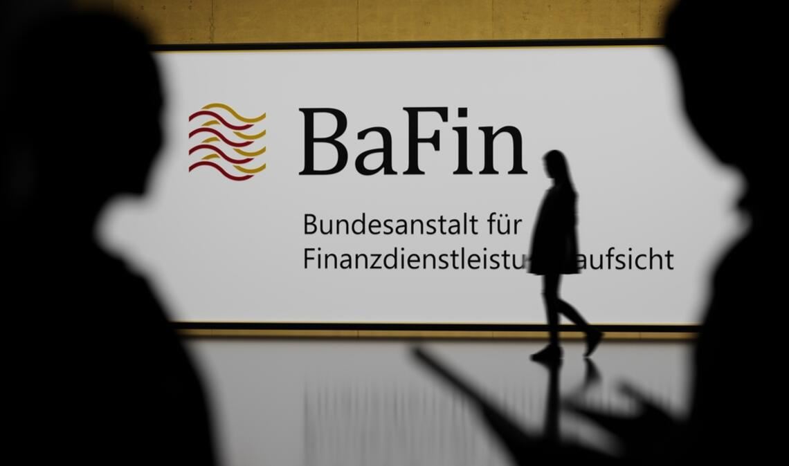 Die BaFin warnt 2026 vor wachsenden Gefahren für Finanzmärkte und Verbraucher. Erfahren Sie, welche Risiken drohen und wie Sie sich schützen können.