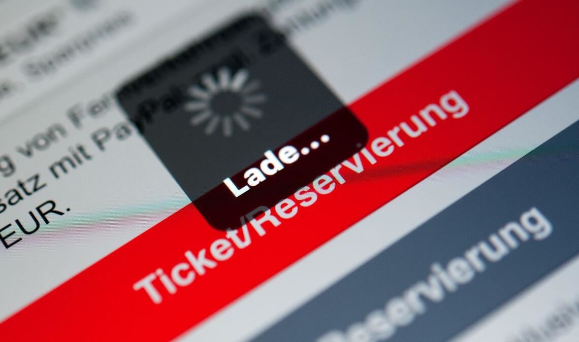 Die Bahn kämpfte erneut mit einer IT-Störung. (Symbolbild)