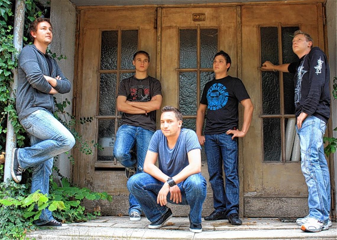 Die Band „Amplified“.