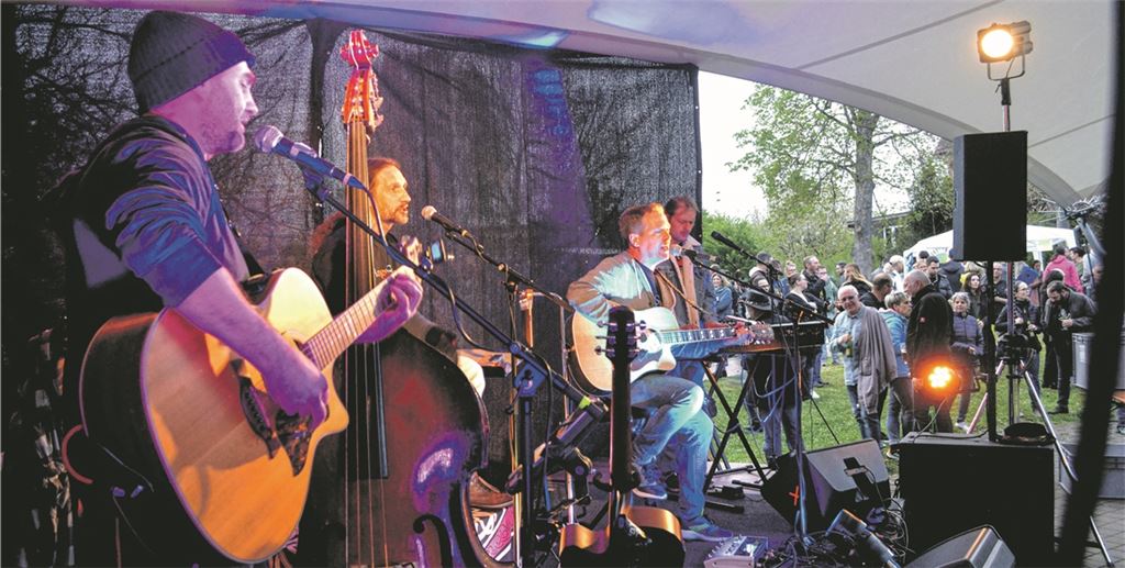 Die Band Angel’s Share begeistert beim Auftritt in der Illinger Talaue. Foto: Stahlfeld