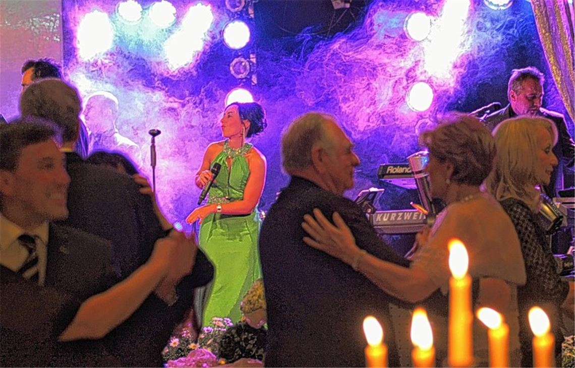 Die Band DaCapo lockert den Festakt 25 Jahre Golfclub Pforzheim musikalisch auf. Foto: Ehmann