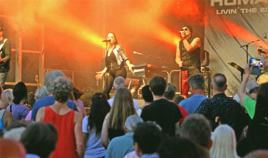 Die Band Human gilt als Garant für gute Stimmung: Auch dieses Jahr sind die Musiker Teil des SommerevENZ-Festivals, das der Förderverein Enzgärten auf die Beine stellt. Foto: Archiv