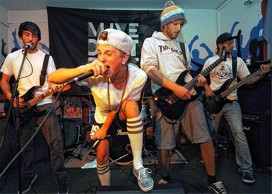 Die Band Prana auf der Bühne des Jugendhauses in Mühlacker.