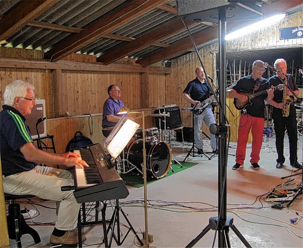 Die Band „Road and friends“ hat sich mehrfach musikalisch für die Kirchensanierung in Kleinvillars ins Zeug gelegt. Archivfoto: Czop