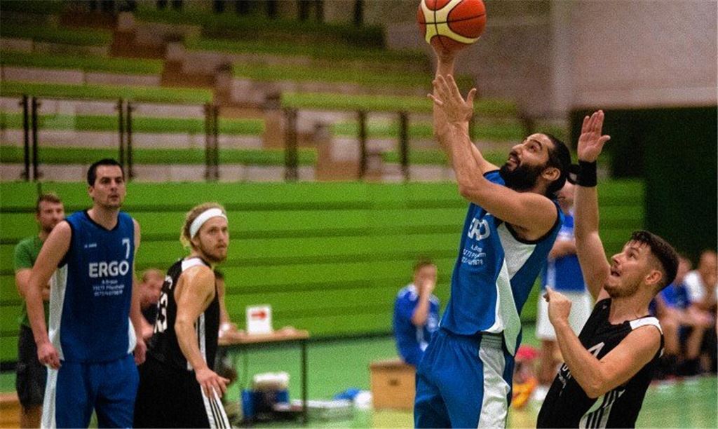 Hightowers gewinnen Zitterpartie