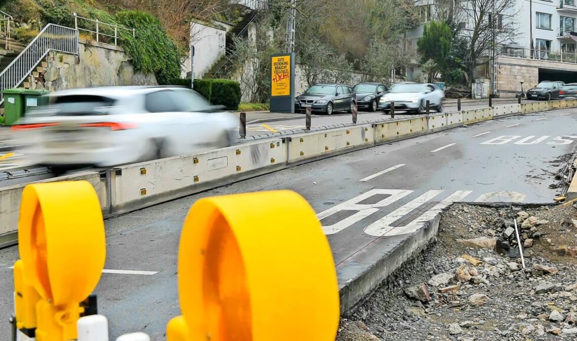 Die Baustelle an der  Weinsteige wird frühestens Ende des Jahres fertig.