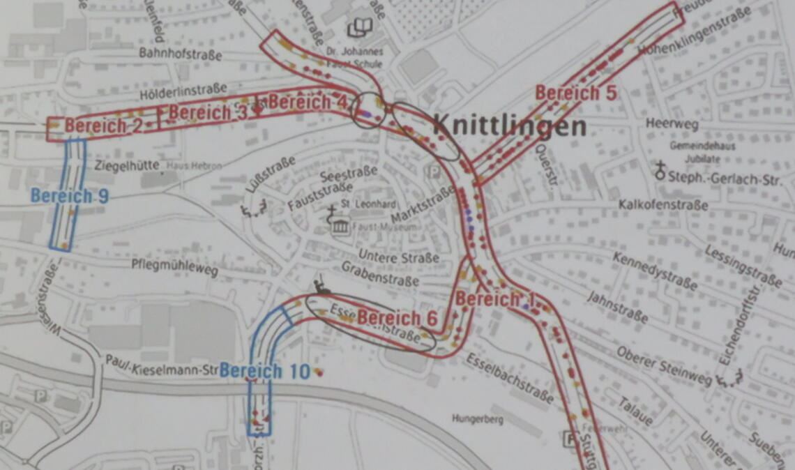 Die Berechnungen des Lärmaktionsplans zeigen Bereiche mit starker Belastung auf – rot und blau umrandet. Die Stadt will hier in einem weiteren Verfahrensschritt Tempo 30 beantragen. Für die rot markierten Stellen bestehe begründete Hoffnung, dass das Landratsamt dem Wunsch entspricht. Auch für die nicht ganz so stark betroffenen blau umrandeten Abschnitte werden Anträge gestellt. Foto: Becker