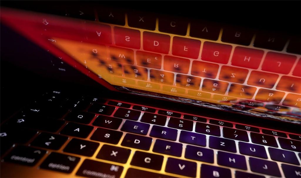 Die Beschuldigten sollen Abos über Schein-Webseiten abgeschlossen haben. (Symbolbild)