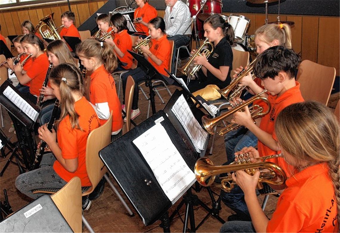 Die Bläserklasse 2 der Henri-Arnaud-Schule in Aktion. Foto: Appich