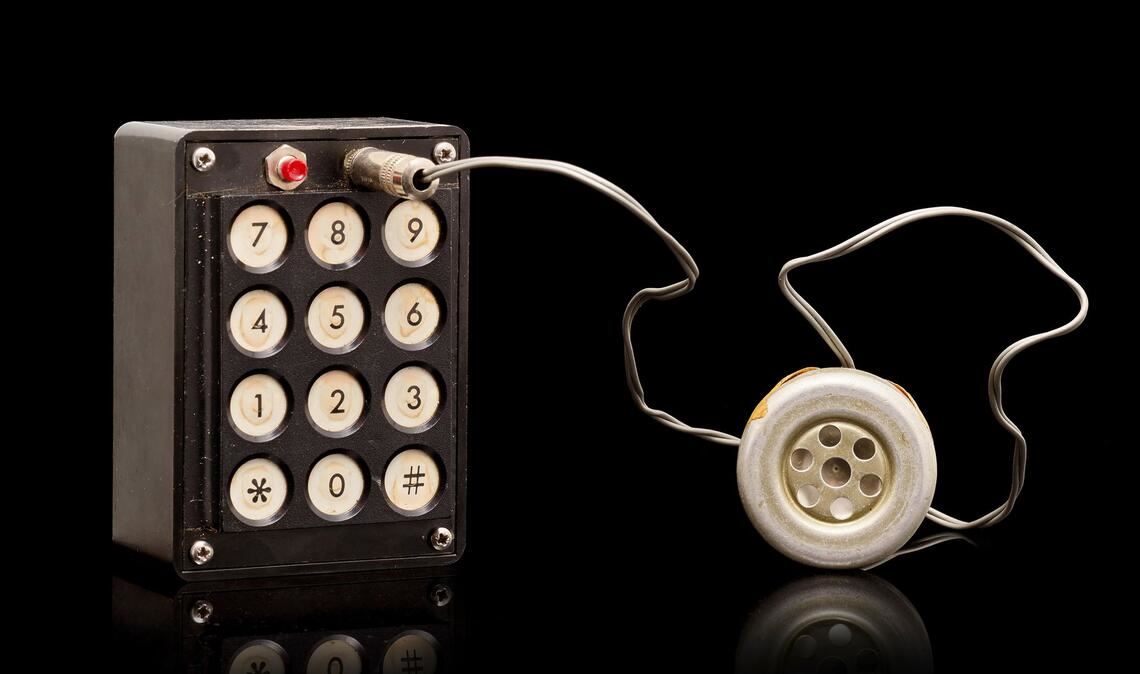 Die Blue Box, mit denen man das Telefonsystem manipulieren konnte, war das erste kommerzielle Projekt von Steve Wozniak und Steve Jobs. Handout: Bonhams/dpa