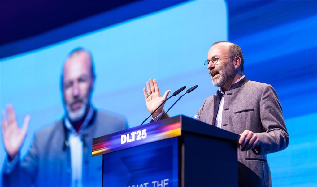 "Die Brandmauer steht. Wir wissen, wer unsere Feinde sind", sagte Manfred Weber noch vor kurzem mit Blick auf die AfD in einem Interview. (Archivbild)