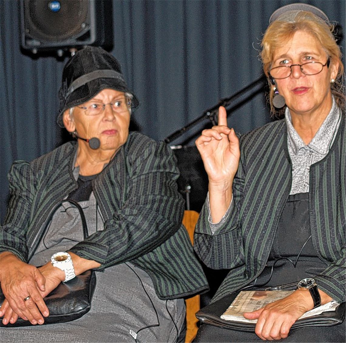 Die „Bronnweiler Weiber“ alias Friedl Kehrer und Mary Lutz knöpfen sich die Befindlichkeiten vor Ort vor. Für die musikalische Unterhaltung sorgen die „Schwoba Jazzer“.