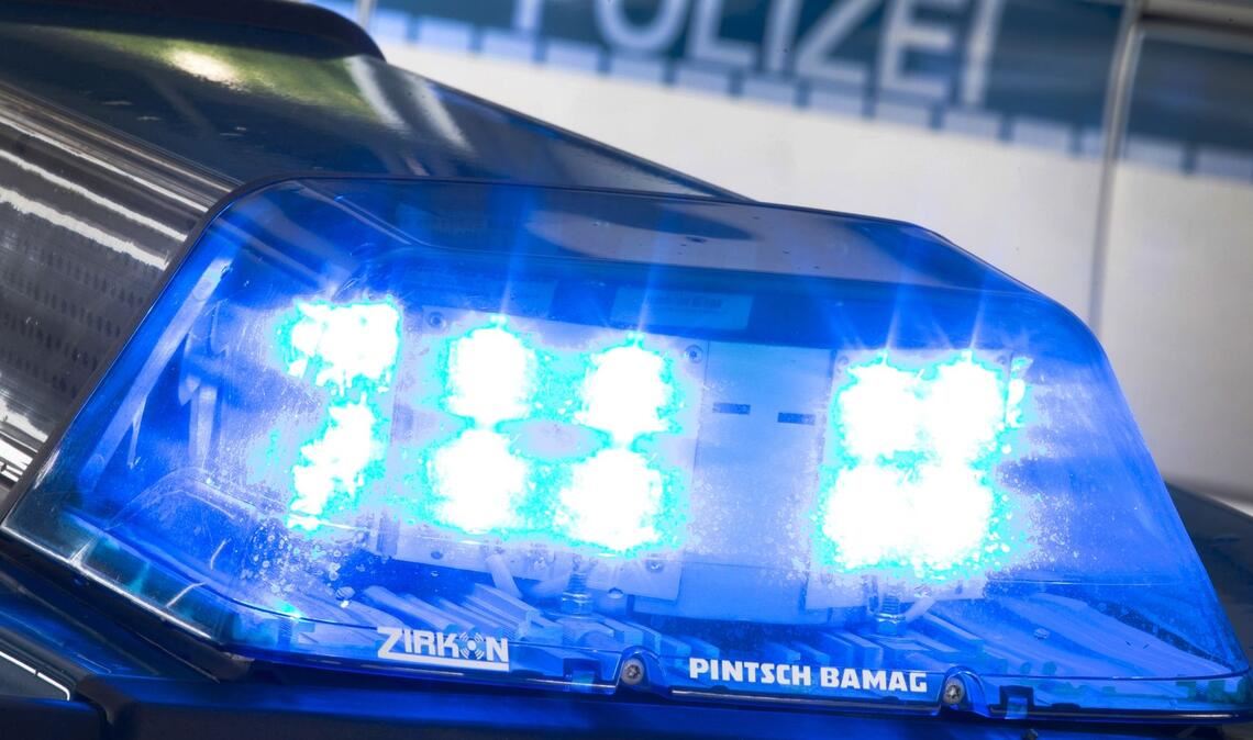 Die Bundesanwaltschaft hat sieben mutmaßliche Unterstützer der Terrororganisation Islamischer Staat (IS) festnehmen lassen. (Symbolbild)
