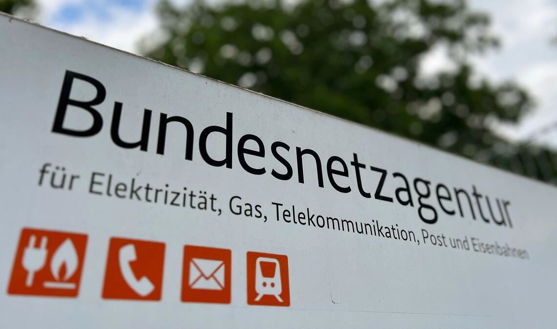 Die Bundesnetzagentur soll eine stärkere Kontrollfunktion bekommen.