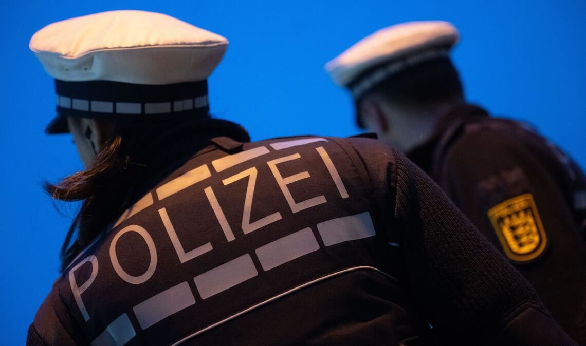 Die Bundespolizei hat am Autobahngrenzübergang im Kreis Lörrach einen mit Haftbefehl gesuchten Mann gefasst (Symbolbild).