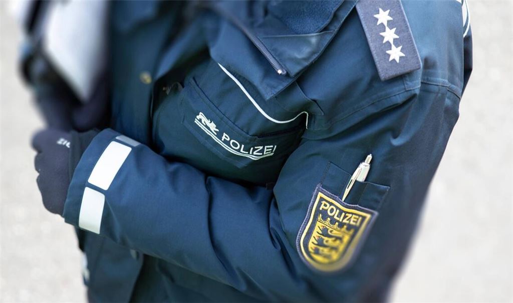 Die Bundespolizei hat einen wegen mehreren Verbrechen gesuchten Mann in der Nähe der Landesgrenze in Weil am Rhein festgenommen. (Symbolbild)
