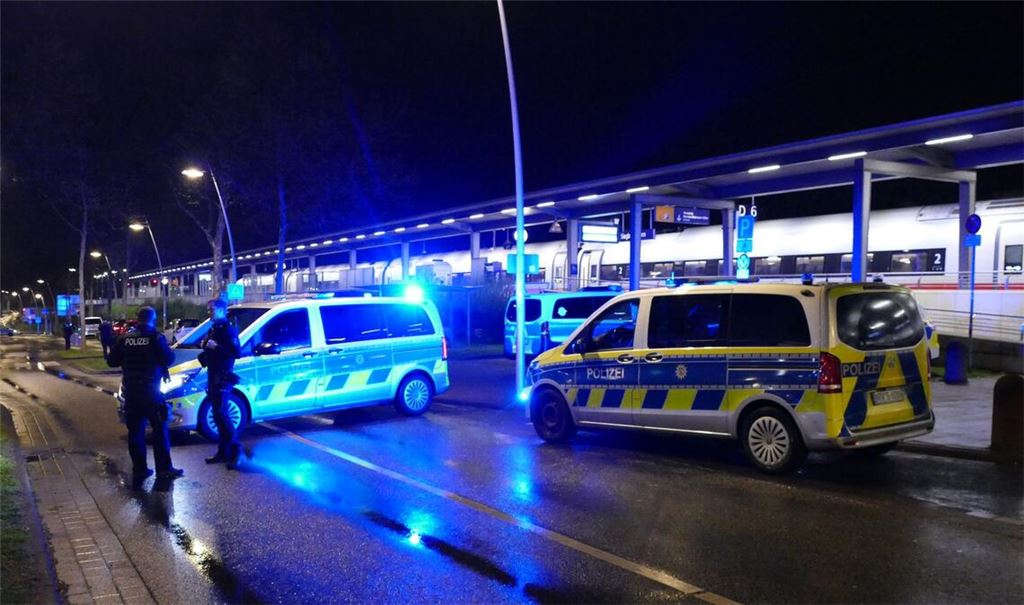 Die Bundespolizei ist am Bahnhof Siegburg/Bonn im Einsatz.