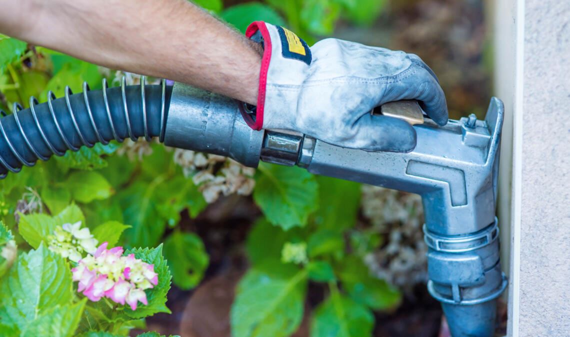 Die Bundesregierung senkt die Mineralölsteuer für Diesel und Benzin. Doch gilt die Steuersenkung auch für Heizöl? Hier erfahren Sie die Antwort.