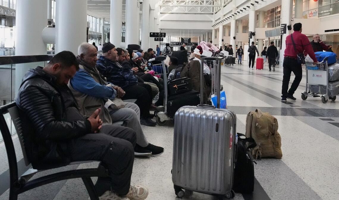 Die Bundesregierung sieht vor allem die Reiseveranstalter und Fluglinien in der Pflicht, im Nahen Osten gestrandete Urlauber zurückzubringen