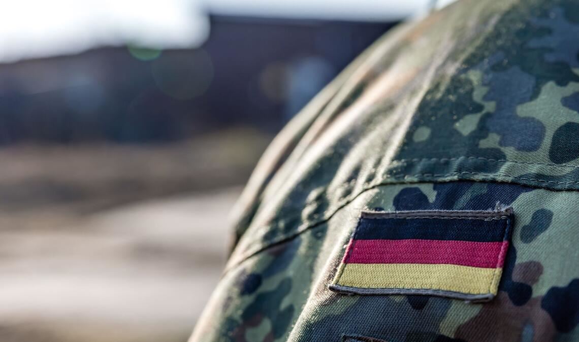 Die Bundeswehr will Bescheid wissen, wo sich mögliche Wehrdienstleistende aufhalten. (Symbolbild)